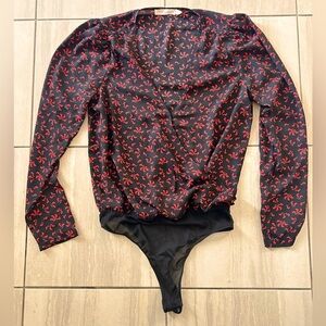 ❤️4 for $25❤️ Lush bodysuit size small‎